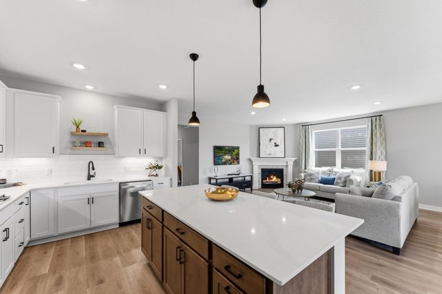 4985 Blake Way, Woodbury, MN 55129