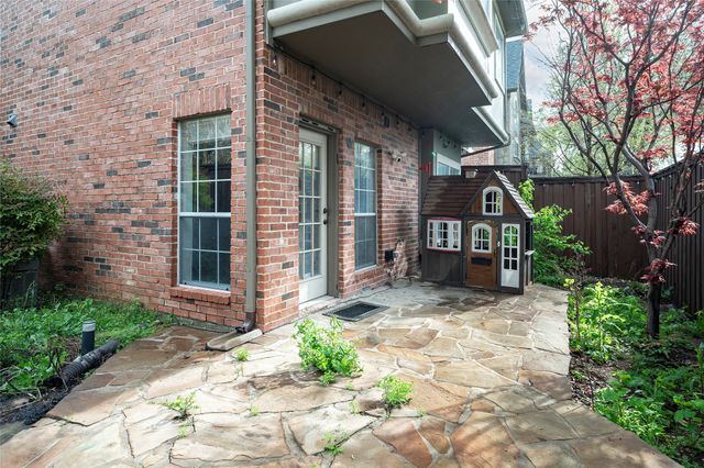 4144 Towne Green Circle, Addison, TX 75001