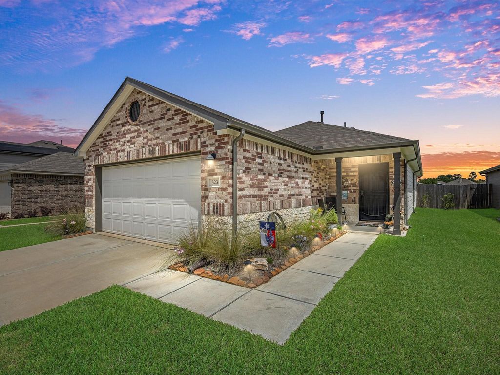 323 Cumberland Forest Drive, Magnolia, TX 77354