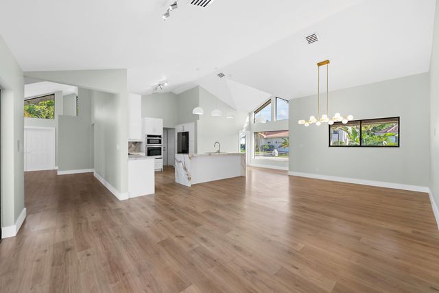 10141 SW 3rd Street, Plantation, FL 33324