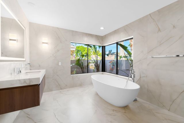 10141 SW 3rd Street, Plantation, FL 33324