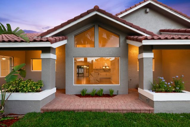 10141 SW 3rd Street, Plantation, FL 33324