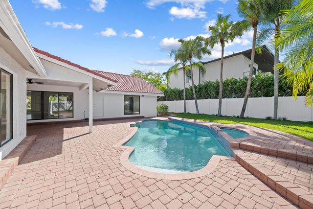 10141 SW 3rd Street, Plantation, FL 33324