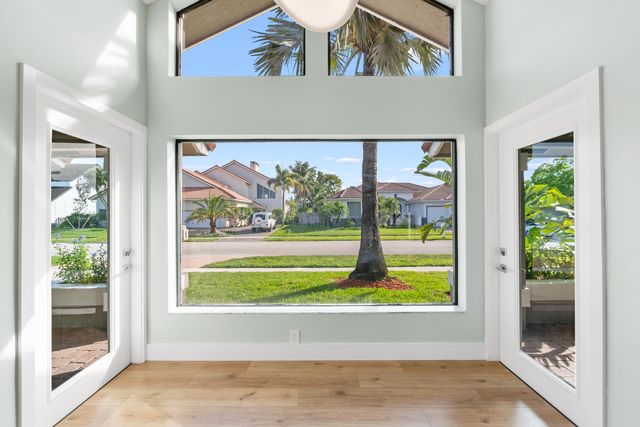 10141 SW 3rd Street, Plantation, FL 33324