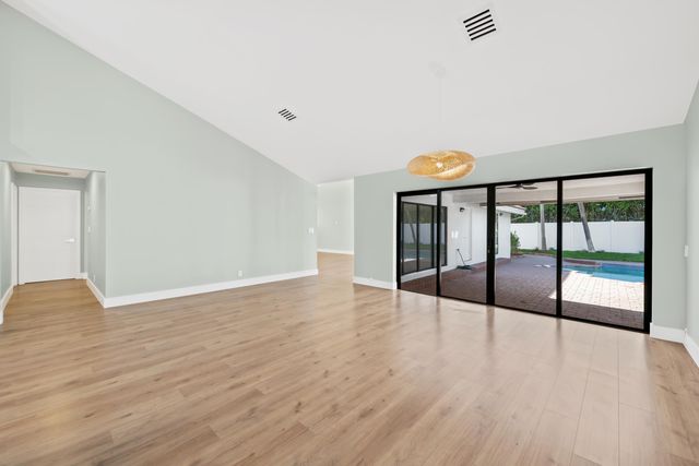 10141 SW 3rd Street, Plantation, FL 33324