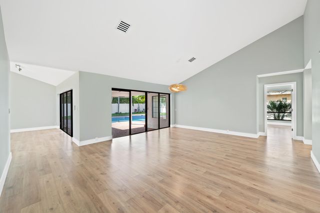 10141 SW 3rd Street, Plantation, FL 33324