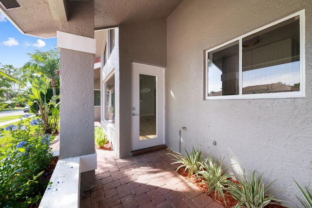 10141 SW 3rd Street, Plantation, FL 33324