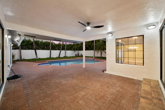 10141 SW 3rd Street, Plantation, FL 33324