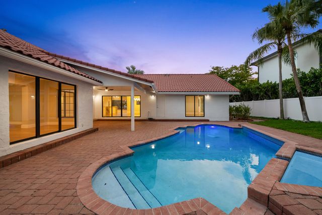 10141 SW 3rd Street, Plantation, FL 33324