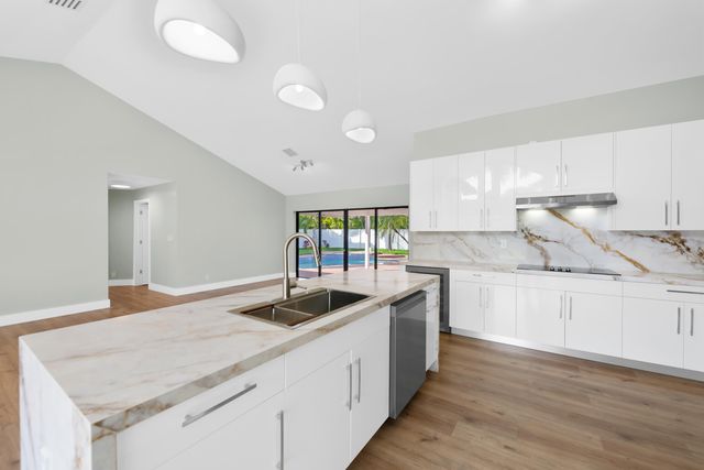 10141 SW 3rd Street, Plantation, FL 33324