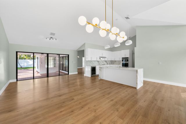 10141 SW 3rd Street, Plantation, FL 33324