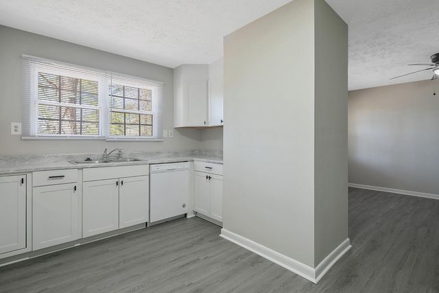 558 Horseshoe Road, Fayetteville, NC 28303