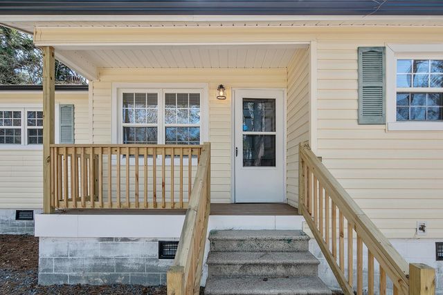 558 Horseshoe Road, Fayetteville, NC 28303