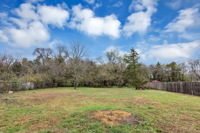 3806 Fairview Dr, Nashville, TN 37218