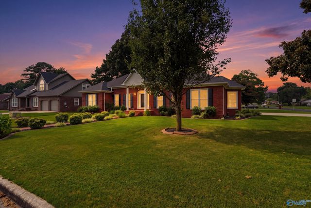 2302 Cumberland Place SW, Decatur, AL 35603