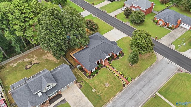 2302 Cumberland Place SW, Decatur, AL 35603