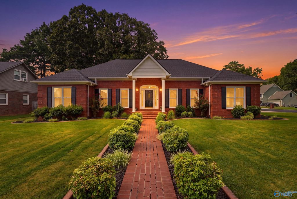 2302 Cumberland Place SW, Decatur, AL 35603