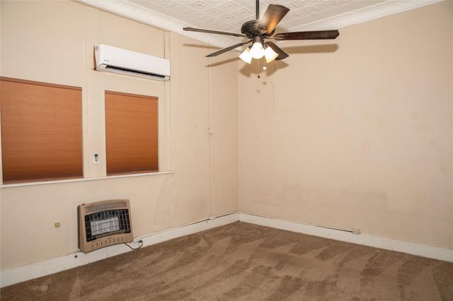 515 N Colorado Street, Burton, TX 77835