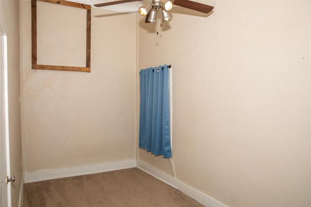 515 N Colorado Street, Burton, TX 77835