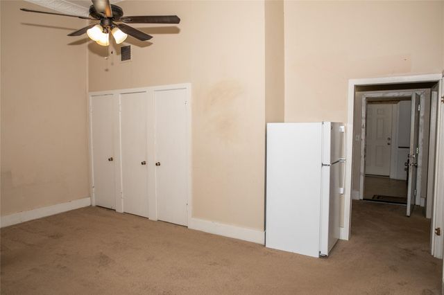 515 N Colorado Street, Burton, TX 77835