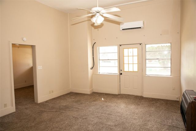 515 N Colorado Street, Burton, TX 77835