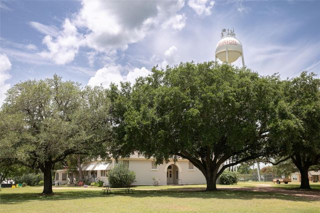 515 N Colorado Street, Burton, TX 77835