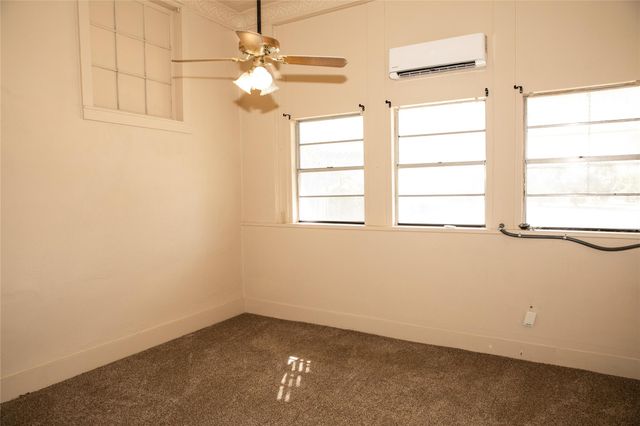 515 N Colorado Street, Burton, TX 77835