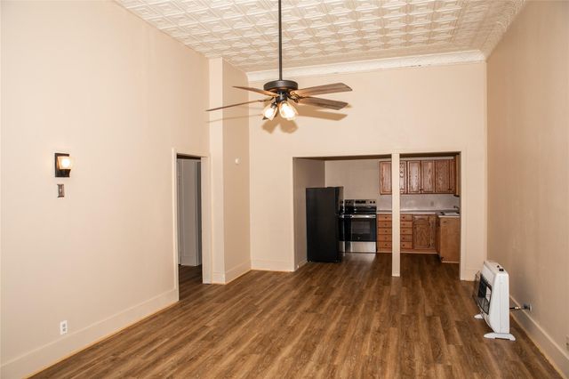 515 N Colorado Street, Burton, TX 77835