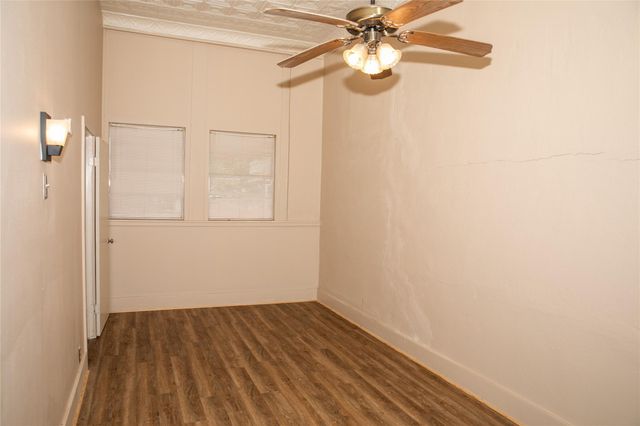 515 N Colorado Street, Burton, TX 77835