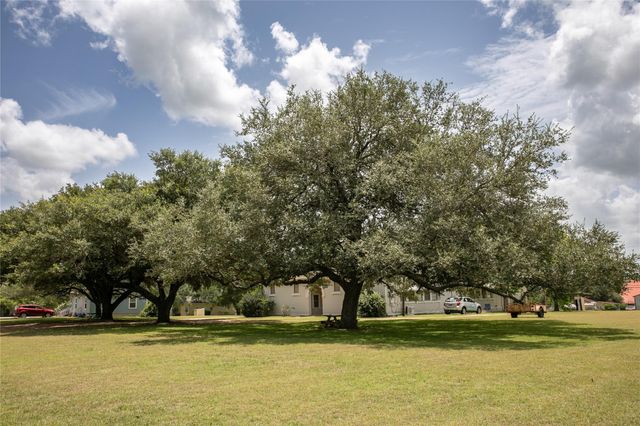 515 N Colorado Street, Burton, TX 77835