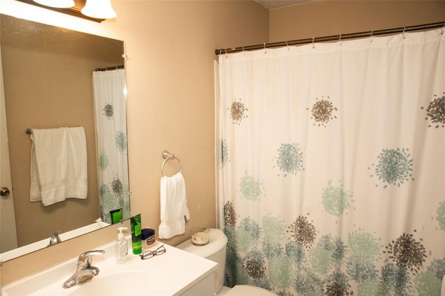 515 N Colorado Street, Burton, TX 77835