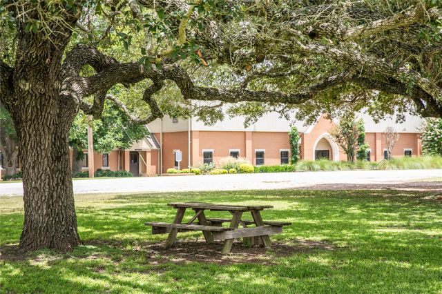 515 N Colorado Street, Burton, TX 77835