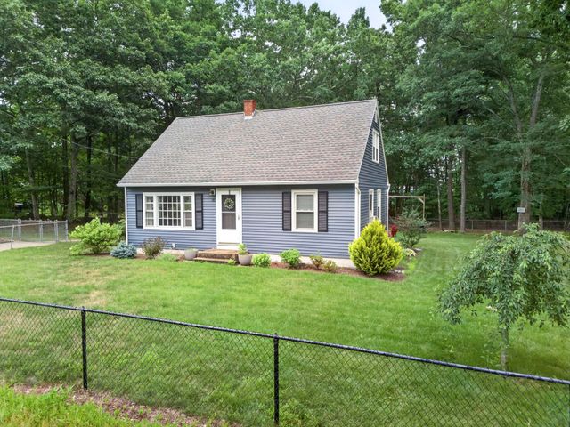 16 East Chamberlain Road, Merrimack, NH 03054