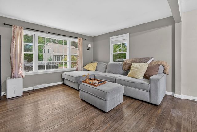 16 East Chamberlain Road, Merrimack, NH 03054