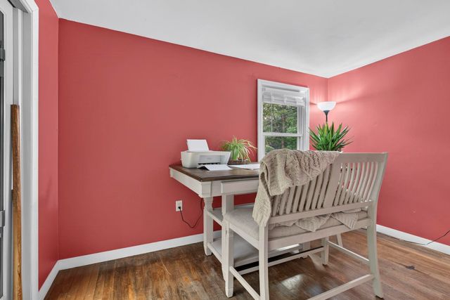 16 East Chamberlain Road, Merrimack, NH 03054