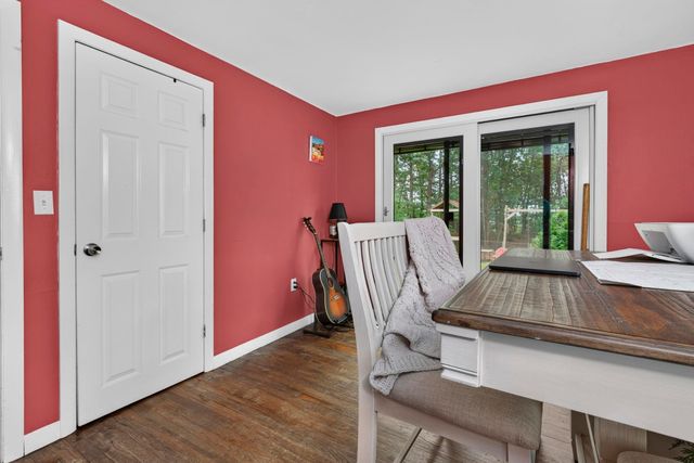 16 East Chamberlain Road, Merrimack, NH 03054