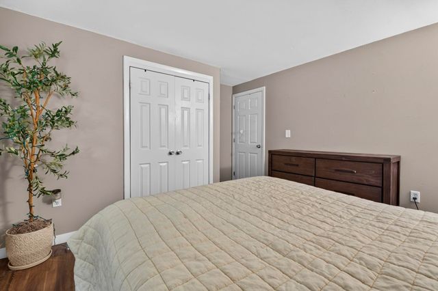 16 East Chamberlain Road, Merrimack, NH 03054