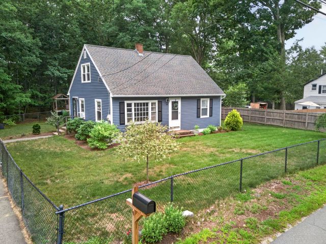 16 East Chamberlain Road, Merrimack, NH 03054