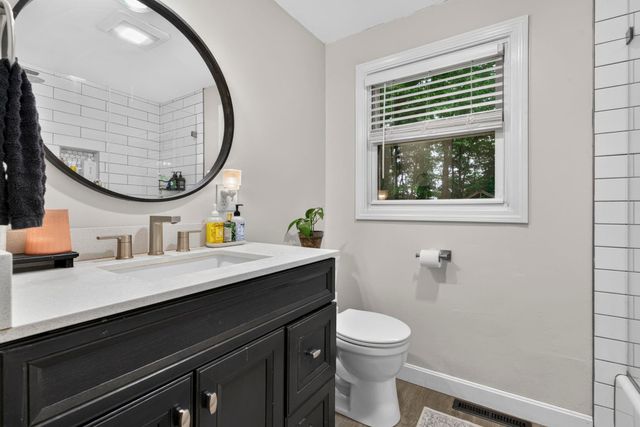 16 East Chamberlain Road, Merrimack, NH 03054