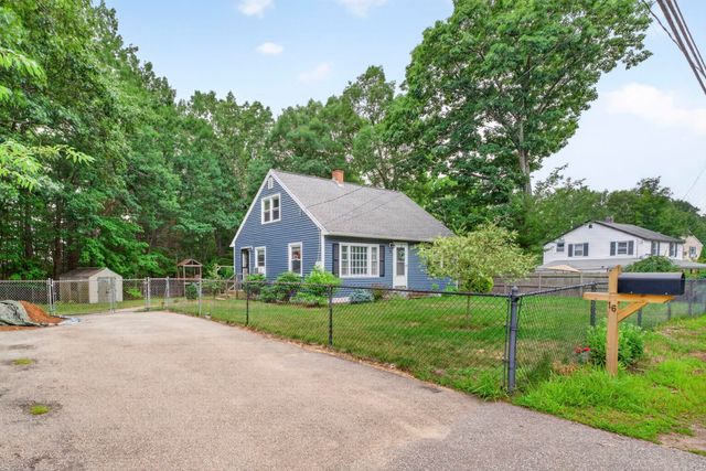 16 East Chamberlain Road, Merrimack, NH 03054