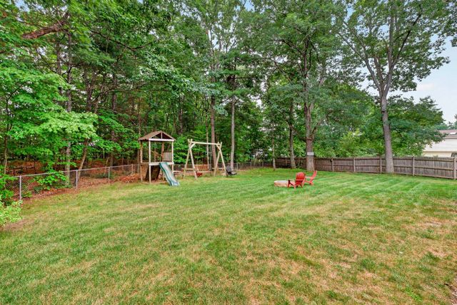 16 East Chamberlain Road, Merrimack, NH 03054