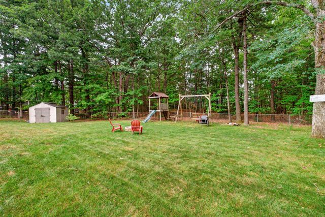 16 East Chamberlain Road, Merrimack, NH 03054