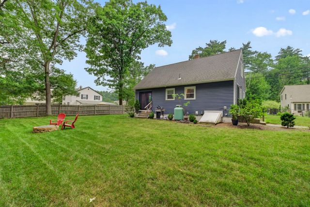 16 East Chamberlain Road, Merrimack, NH 03054