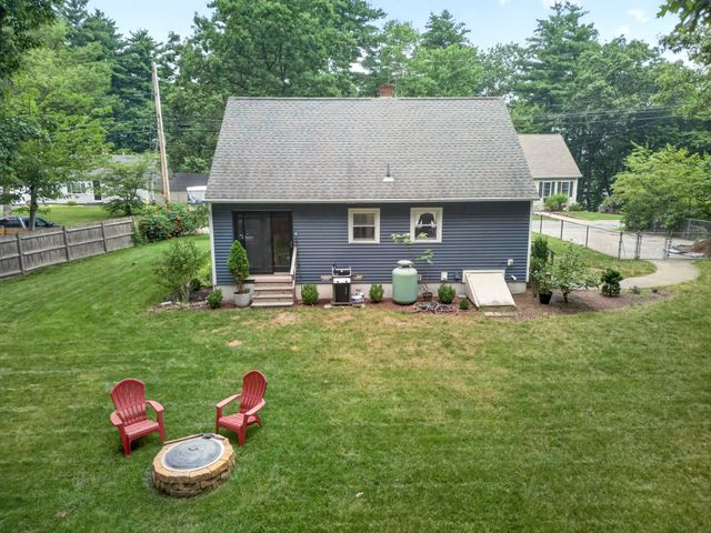 16 East Chamberlain Road, Merrimack, NH 03054