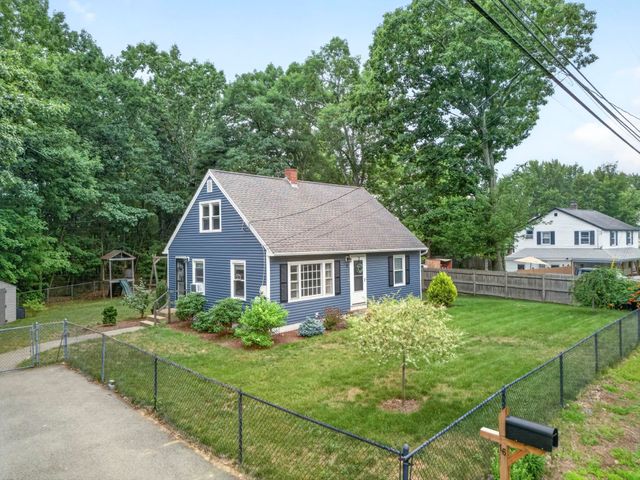 16 East Chamberlain Road, Merrimack, NH 03054