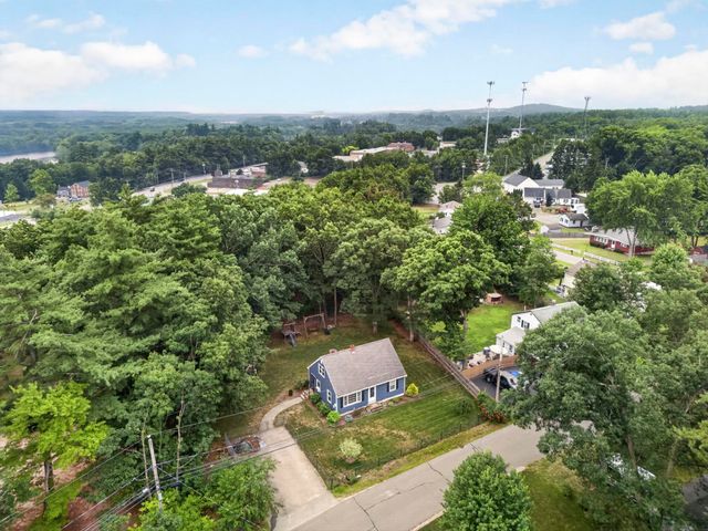 16 East Chamberlain Road, Merrimack, NH 03054