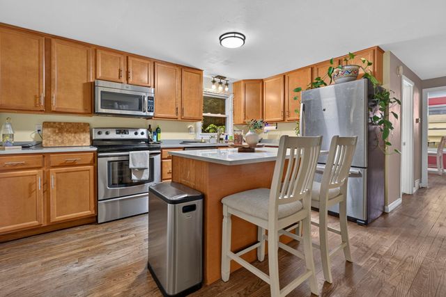 16 East Chamberlain Road, Merrimack, NH 03054