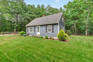 16 East Chamberlain Road, Merrimack, NH 03054