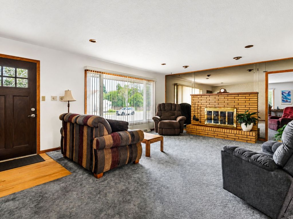 1404 34th Street S, Great Falls, MT 59405 photo 4