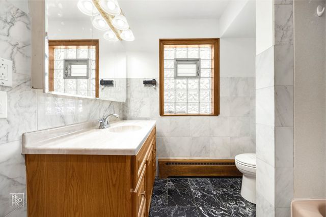 17w120 Woodland Avenue, Bensenville, IL 60106